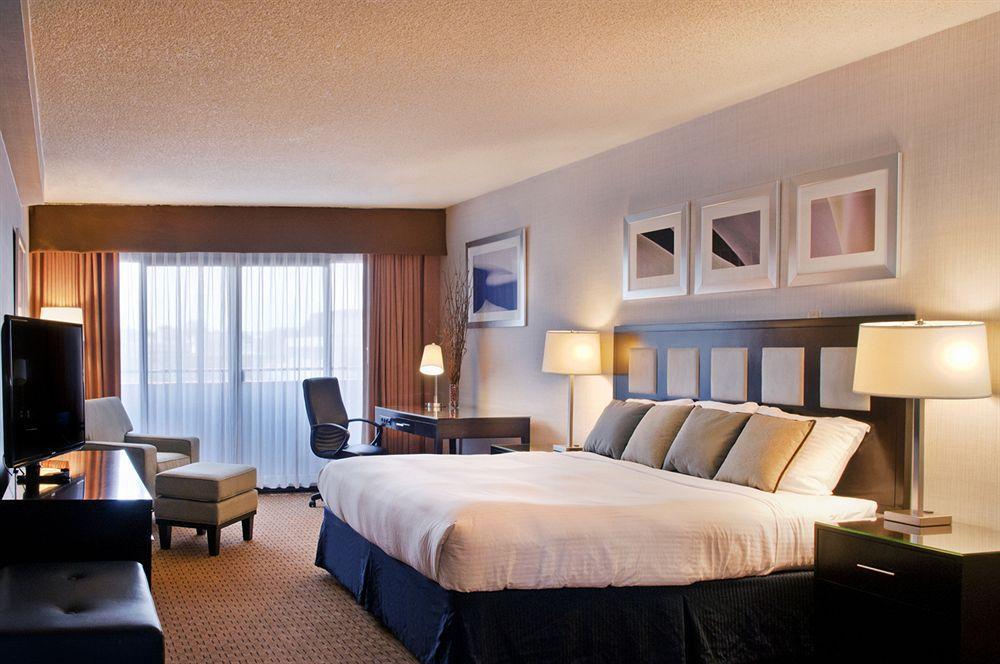 Wyndham Albuquerque Hotel & Conference Center Exterior photo